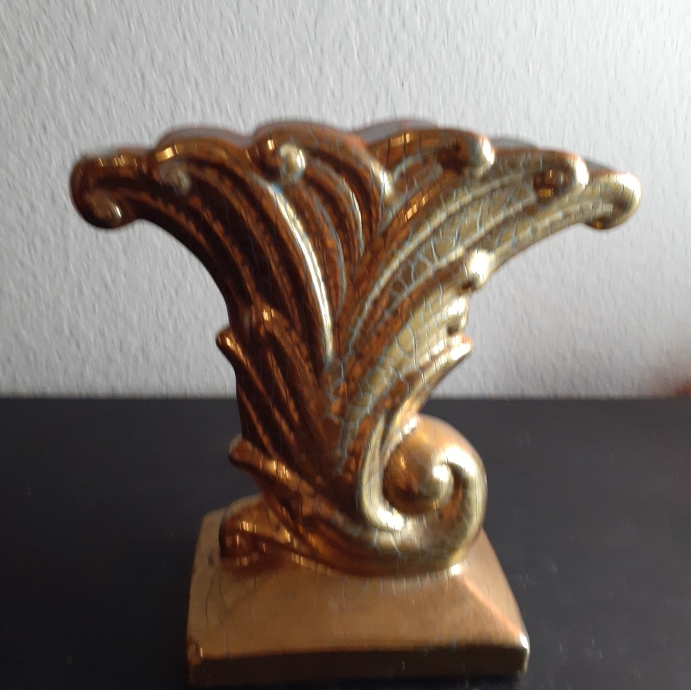 GORGEOUS VTG Gonder Potterry 7" Cornucopia Vase.